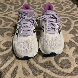 Saucony Triumph 21 Sneakers